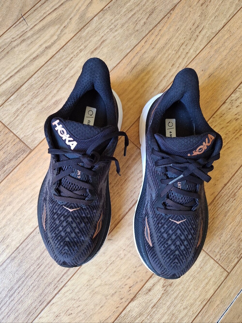 Hoka Clifton 9  Black/Rose Gold  Women's Size 7.5B - Picture 14 of 16
